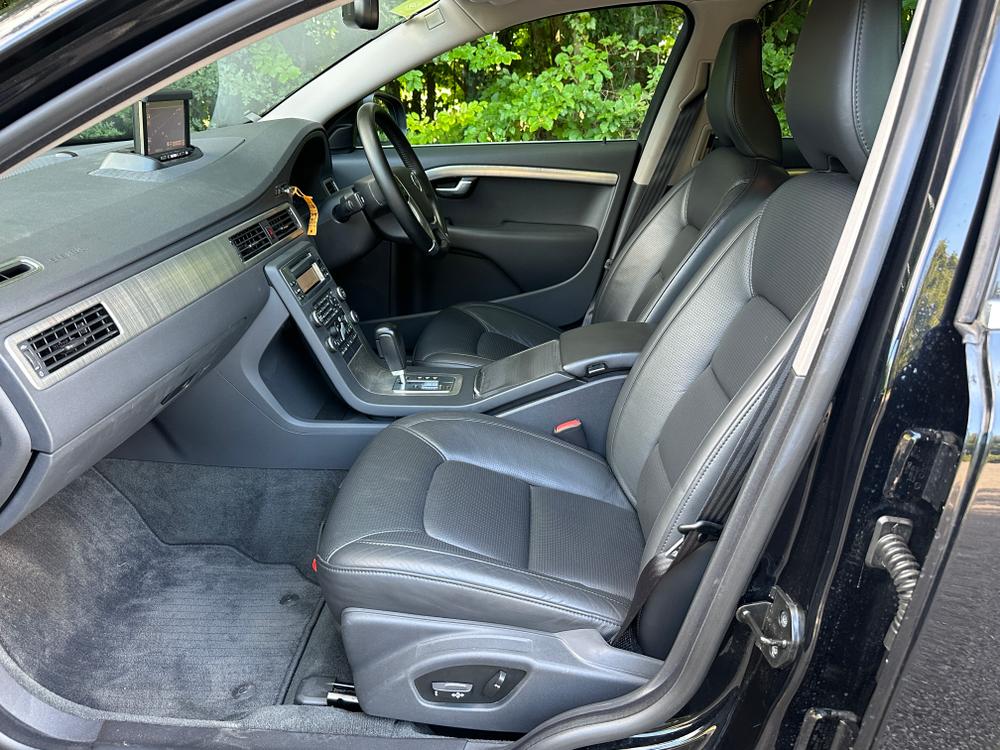 Used Volvo V70 LF10BCO 17