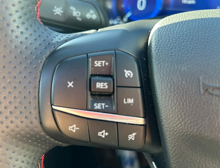 Ford Kuga Photo 274e13df-b2da-4daa-9f5f-5ba212d5225b.jpg