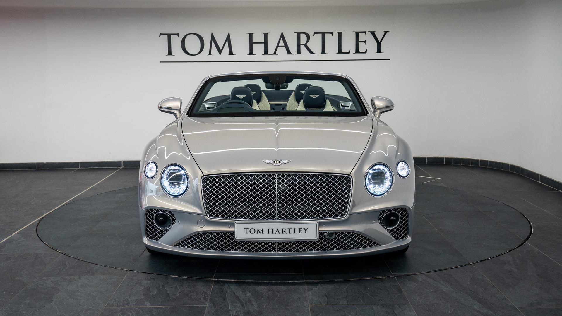 Bentley Continental GTC Photo 2757a36c-2725-4a3d-a7de-10c009c0d40e.jpg