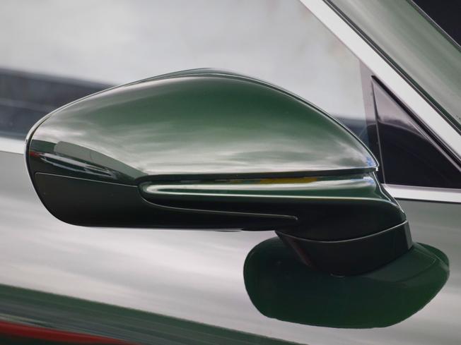 PORSCHE Taycan Photo 10