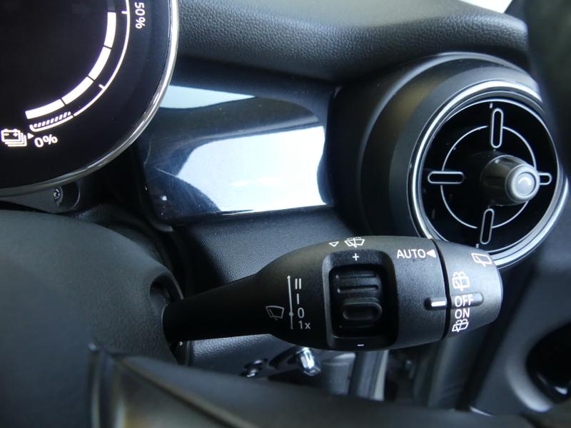MINI Electric Hatch Photo 275c80da-cfbf-4e5b-b94d-eec0051ff412.jpg