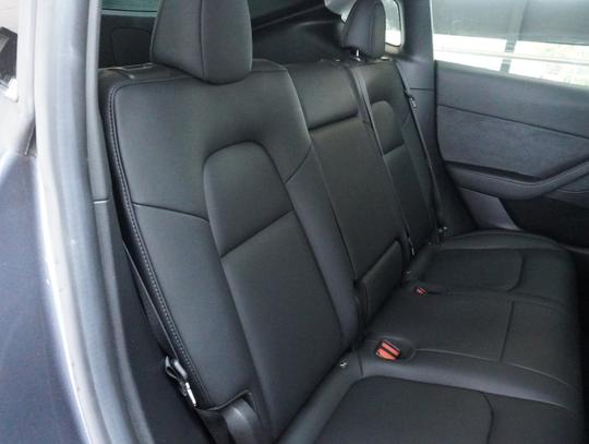 TESLA Model Y Photo 276a179e-04d1-44ad-a261-e2c104376f8c.jpg