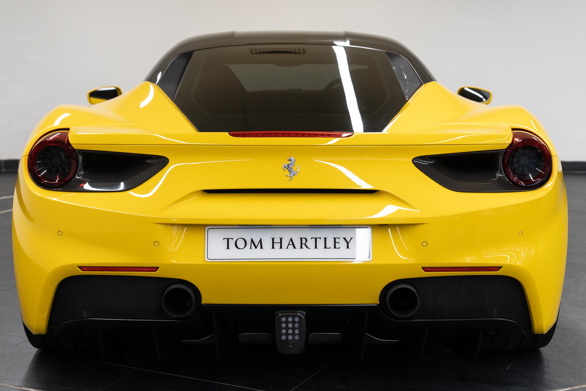 Ferrari 488 Photo 276fe2de-a362-4da4-add5-123a1c9e9449.jpg
