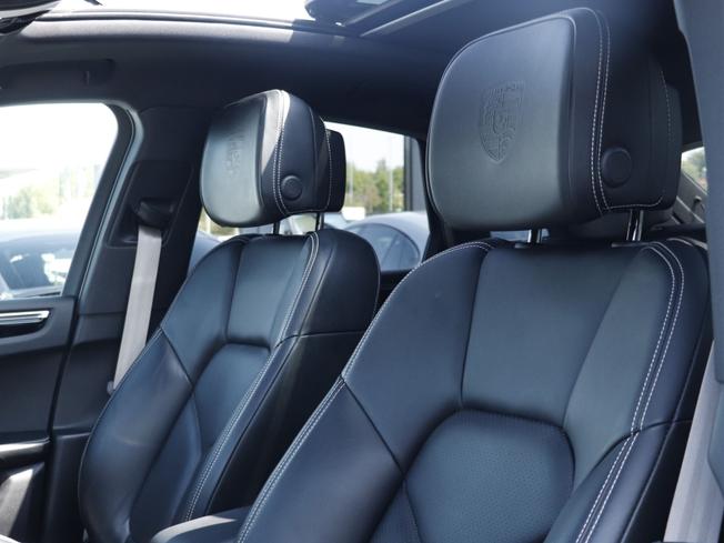 PORSCHE Macan Photo 40
