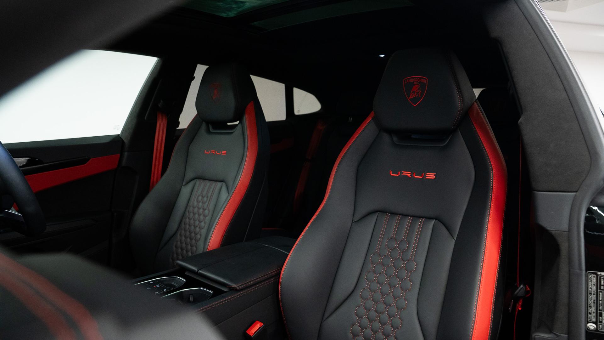 LAMBORGHINI Urus Photo 27a3b93c-974c-4db9-b37c-aba471c83268.jpg