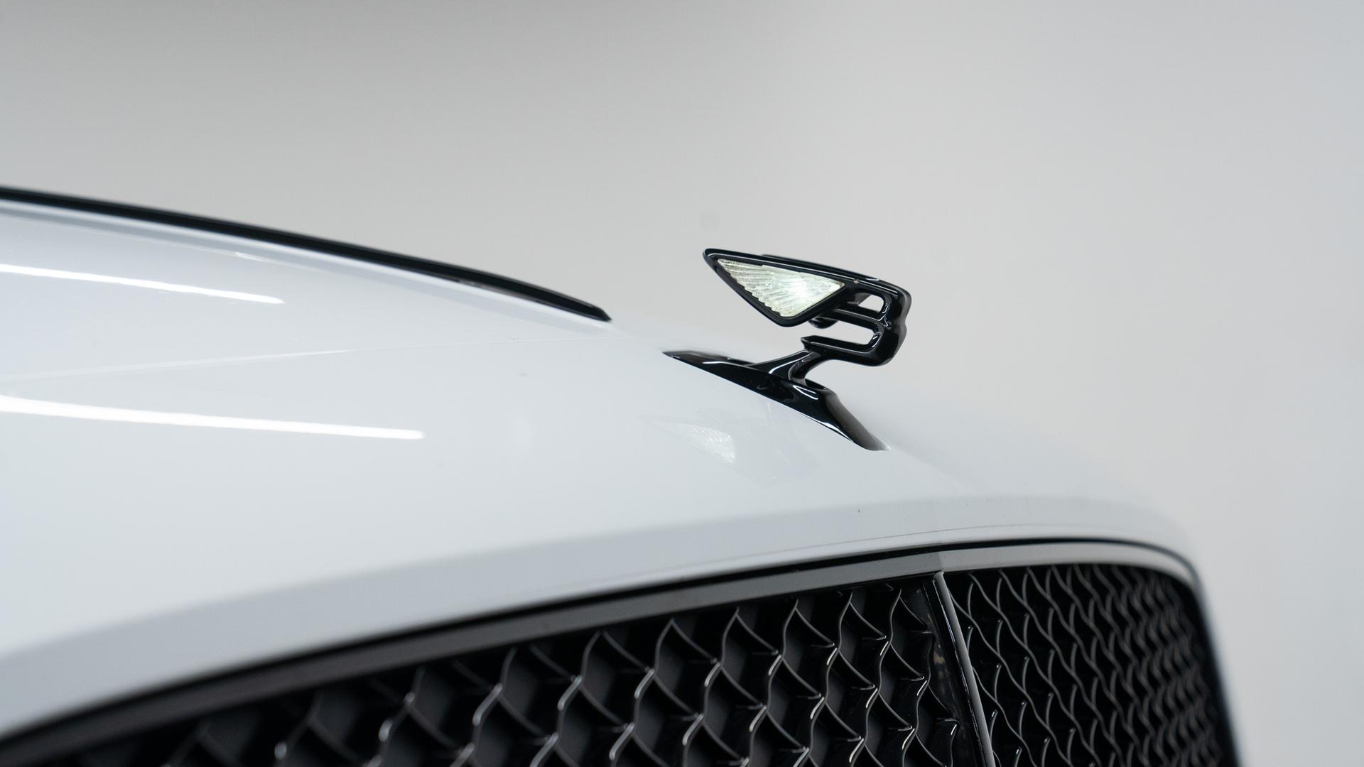 Bentley Flying Spur Photo 27a3eed3-93a0-432f-8e84-f16993ffebdc.jpg