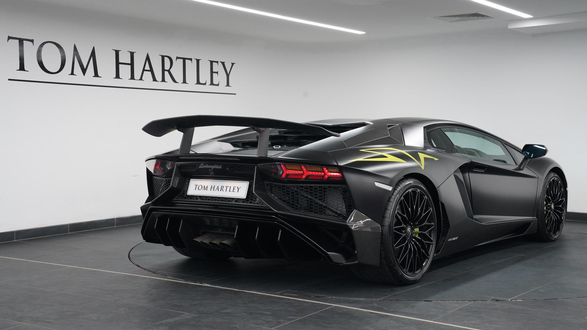 LAMBORGHINI Aventador Photo 27a7edc2-19f8-4062-8021-c47404069996.jpg