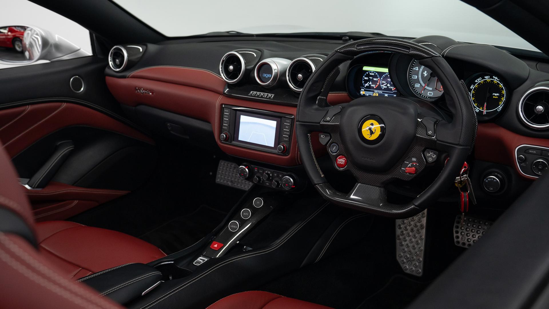 Ferrari California Photo 27a9f466-8215-4c31-bb23-dbd975e5f5c0.jpg