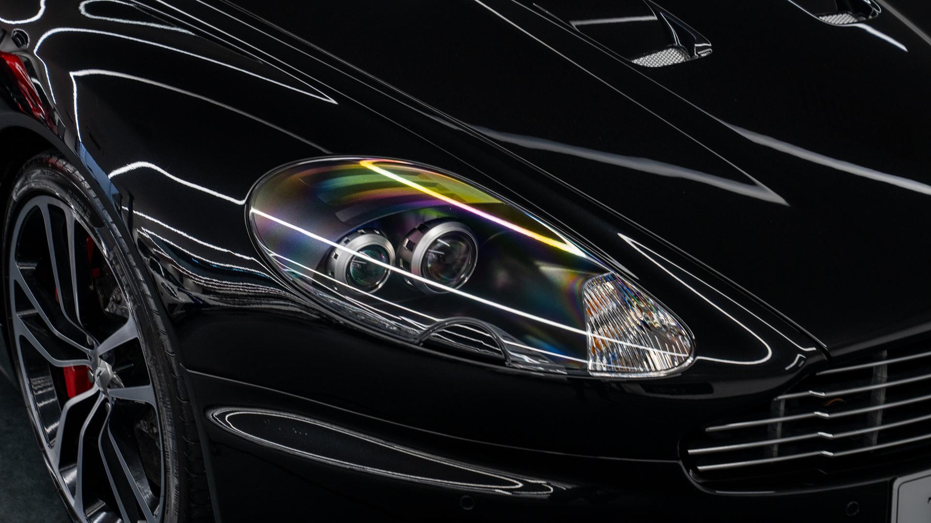 Aston Martin DBS Photo 27bc3bc8-65fd-4cfa-bb81-2b200d4471c7.jpg
