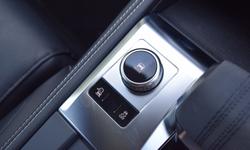 Jaguar F-PACE Photo 24