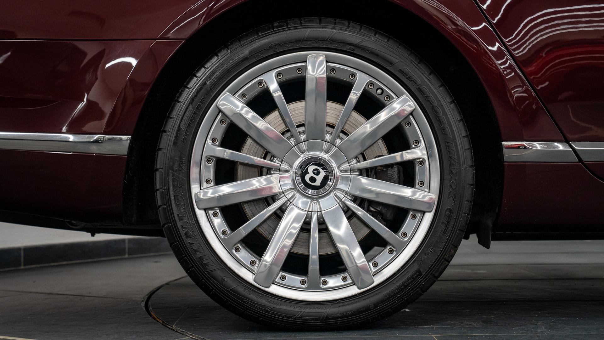 Bentley Mulsanne Photo 27d60835-7e7f-4fae-8cd9-8f96820ea1ce.jpg