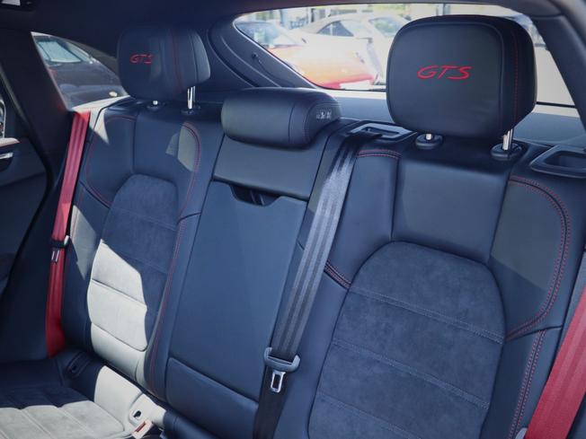 PORSCHE Macan Photo 30