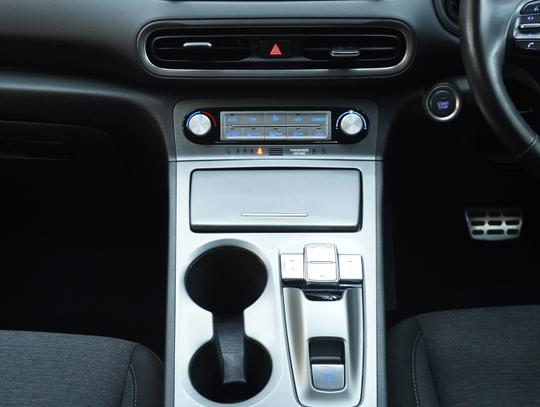 Hyundai KONA Photo 27de926e-a694-467f-8f92-ab9a5fbbb802.jpg