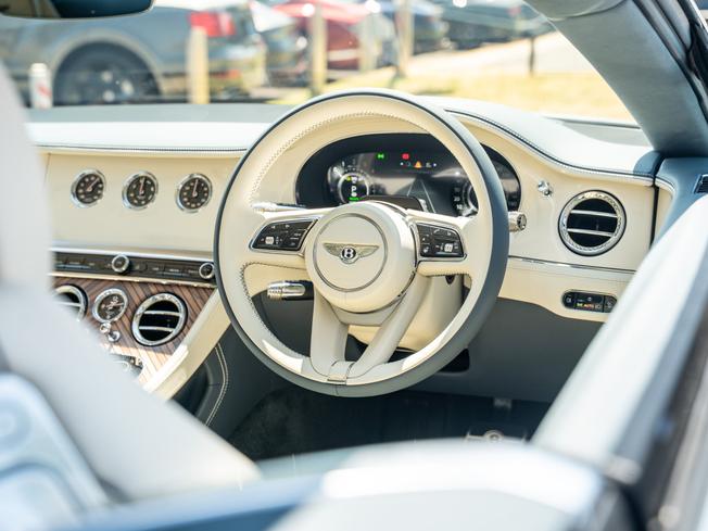 BENTLEY Continental GT  Photo 11