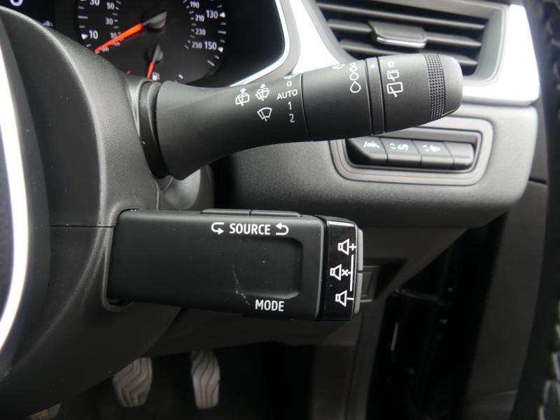 Renault Captur Photo 27fb0de5-7679-4aa6-b9b2-3f4e603b8c58.jpg