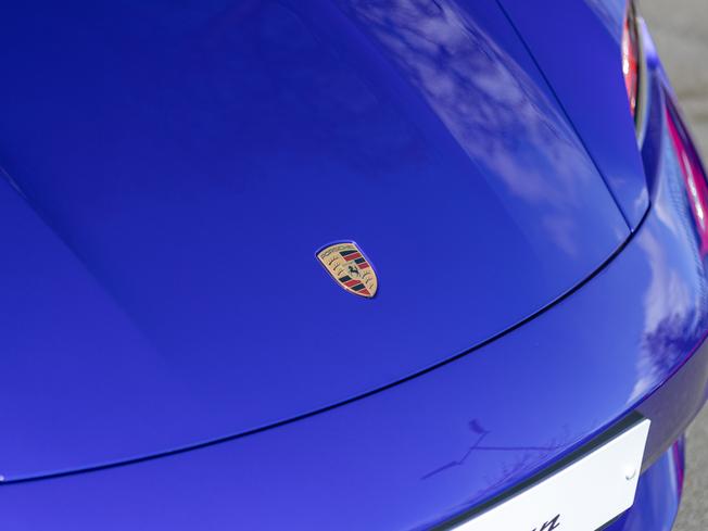 PORSCHE Taycan Photo 38