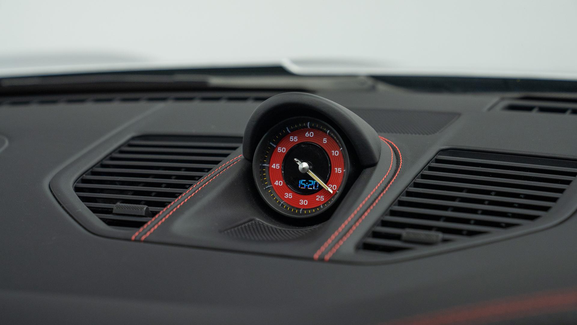 Porsche 911 Photo 28152bda-cbcd-4046-859d-9952314f105f.jpg