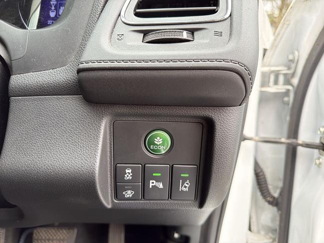 Honda HR-V Photo 281550b6-0d64-4226-a32a-2580572c4e2c.jpg