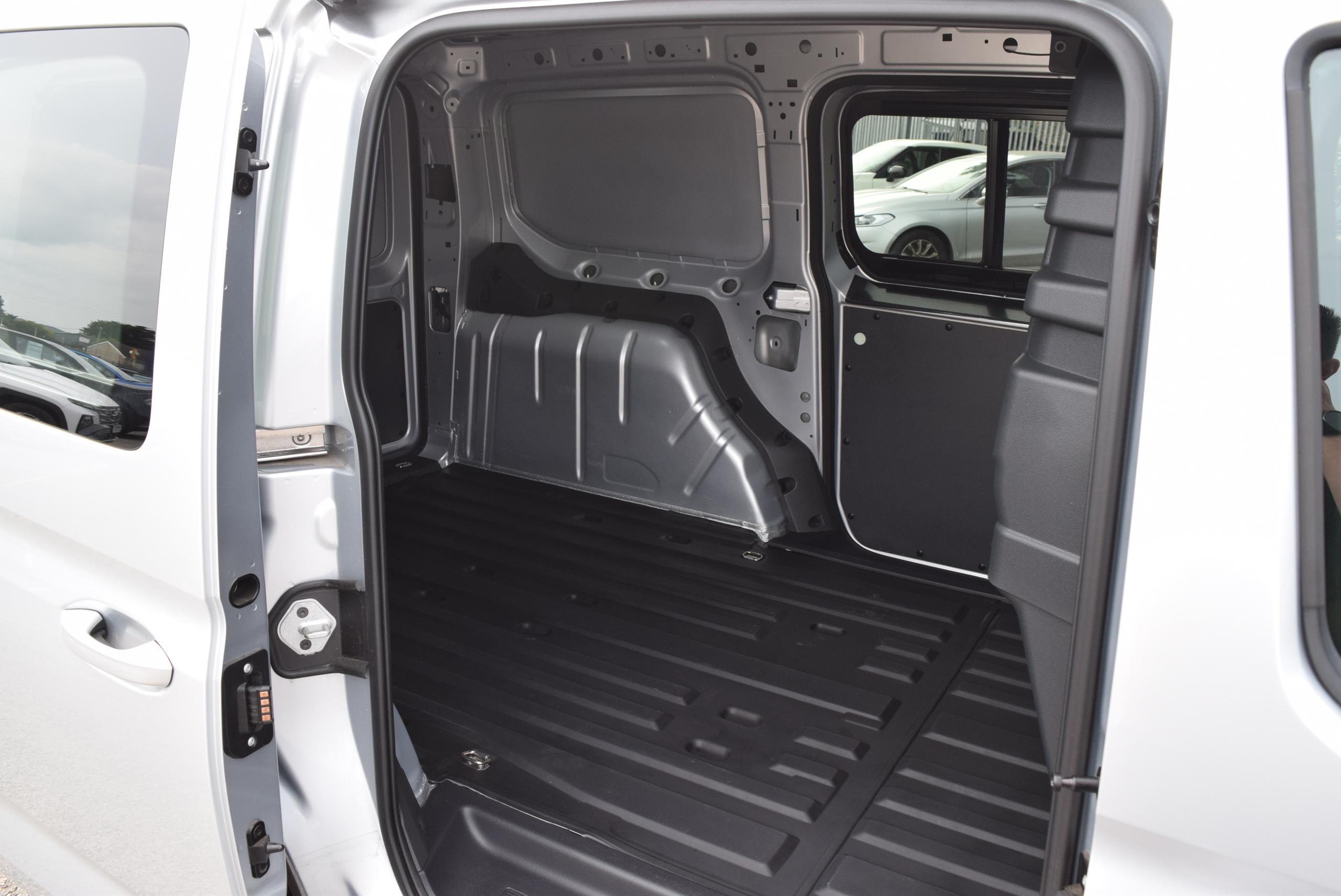 2025 Ford Transit Connect 2.0 230 EcoBlue Limited Panel Van 6dr Diesel Manual L2 Euro 6 (s/s) (102 ps) - vehicle photo 30 for sale on PureCar