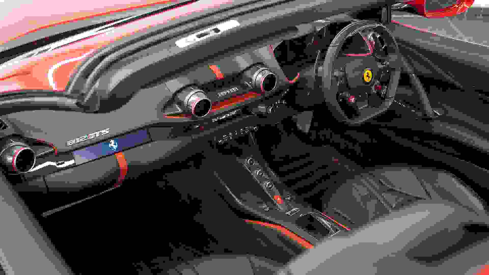 Ferrari 812 Photo 2824d443-9405-419a-a9ca-f79f5bd9e8af.jpg