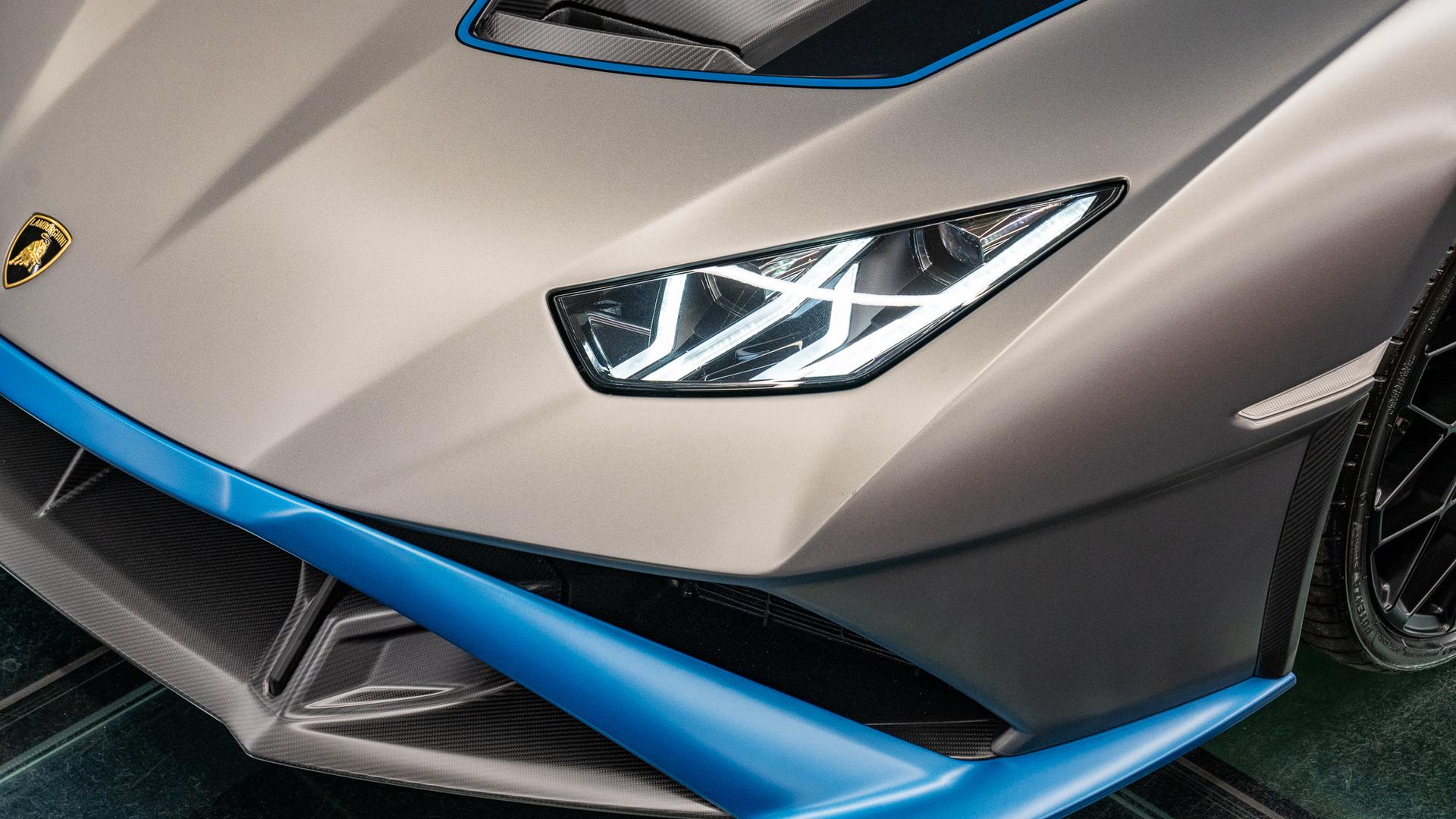 LAMBORGHINI Huracan Photo 2825a2fa-d06f-4284-a76a-c3cf0cb67c84.jpg