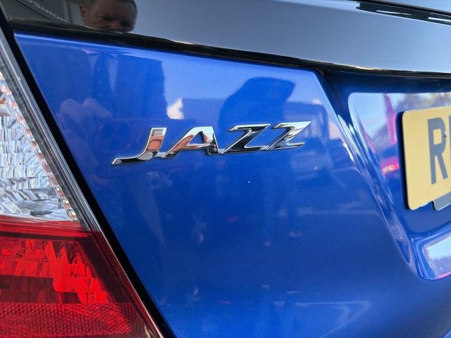 Honda Jazz Photo 28270c2a-3470-4871-a146-dac194188b53.jpg