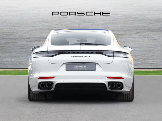 PORSCHE Panamera Photo 7