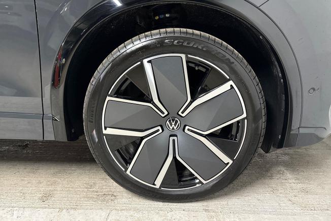 VOLKSWAGEN Tiguan Photo 5