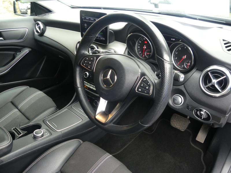 Mercedes-Benz GLA Photo 28500644-bd7a-429b-b2af-06d3e4135d3a.jpg