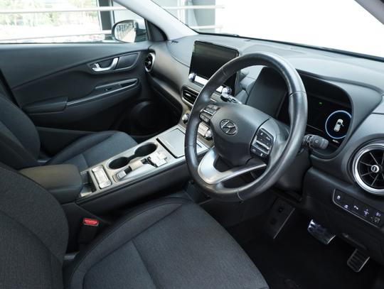 Hyundai KONA Photo 285149c7-eb09-4eae-9af8-a82236a0a257.jpg