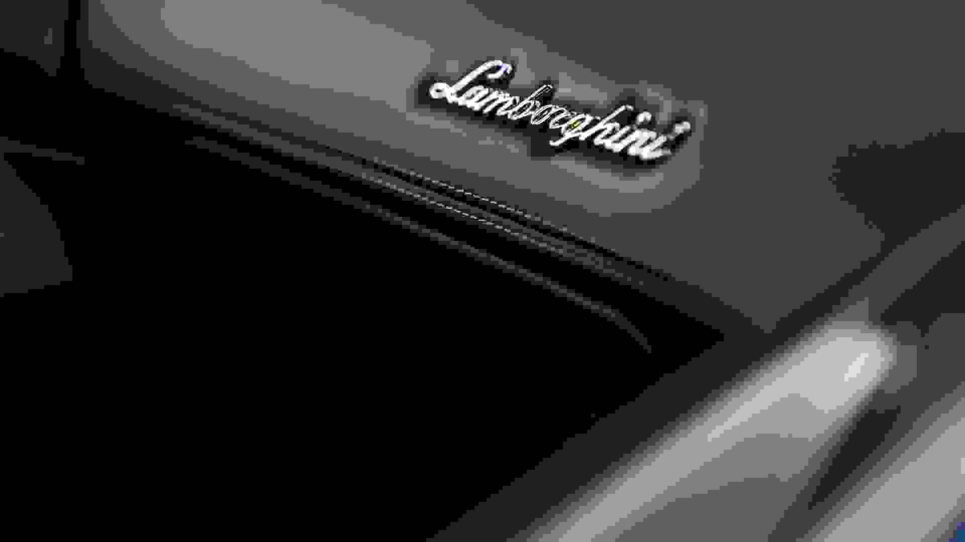 Lamborghini Aventador Photo 28605078-14ba-488e-ba31-7479f7734599.jpg