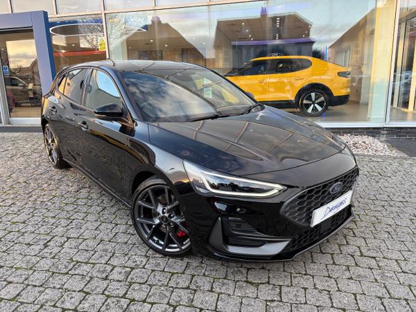 Used 2023 Ford Focus 2.3T EcoBoost ST Hatchback 5dr Petrol Auto Euro 6 (s/s) (280 ps) Agate Black at Dinnages