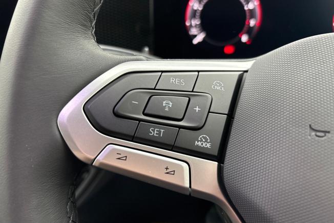 VOLKSWAGEN  Tiguan  Photo 16
