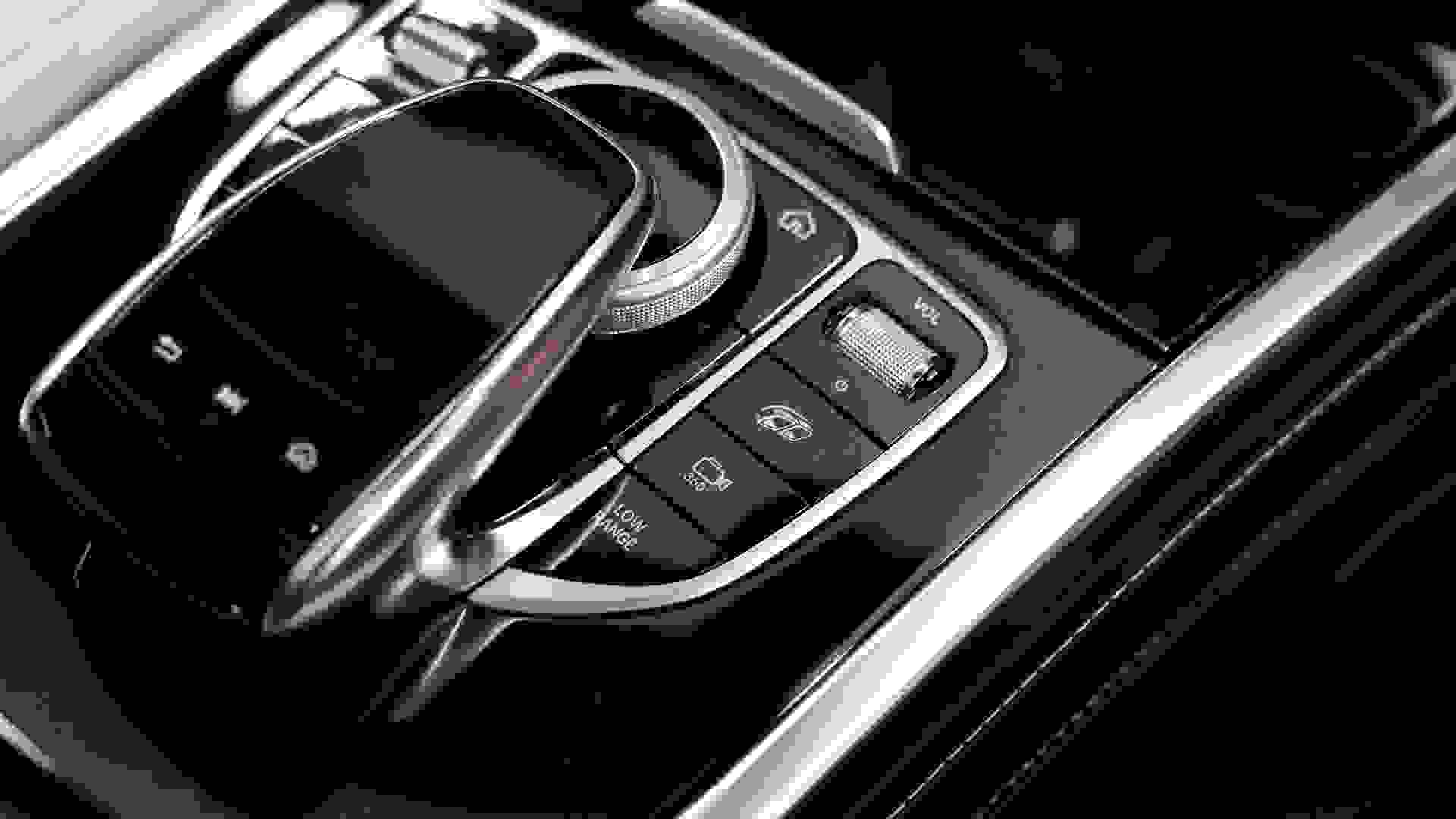 Mercedes-Benz G-Class Photo 2889945e-7dbb-48ab-af33-a34c5d3fd5b2.jpg