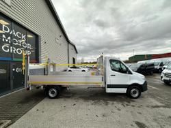 Mercedes-Benz Sprinter Photo 19