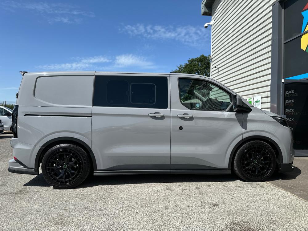 Ford Transit Custom Photo 28cb1b57-d65d-45f0-a982-2415668c323c.jpg