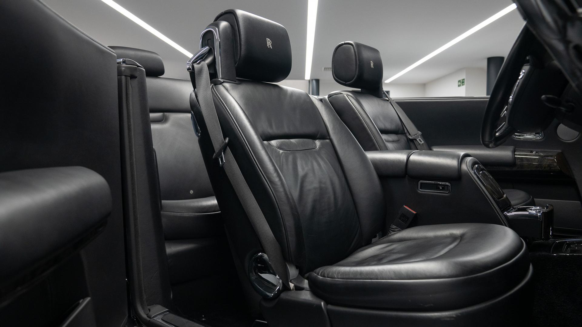 Rolls-Royce Phantom Photo 28d0f003-eda8-46f6-a2a9-63c947ae86b7.jpg