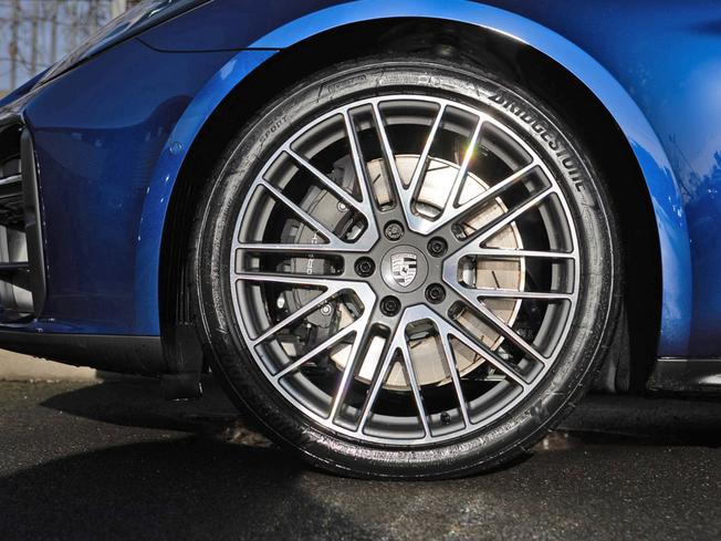 PORSCHE Panamera Photo 4