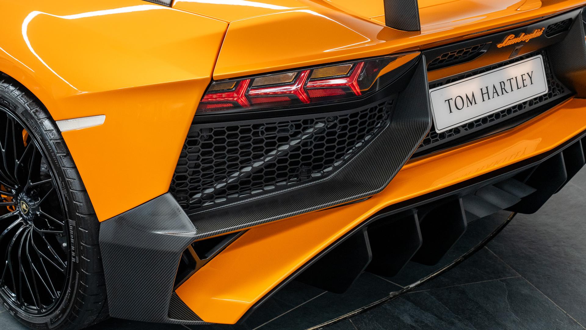 LAMBORGHINI Aventador Photo 28d8f1b8-b8c9-43c3-9654-0e0d7fe737f4.jpg