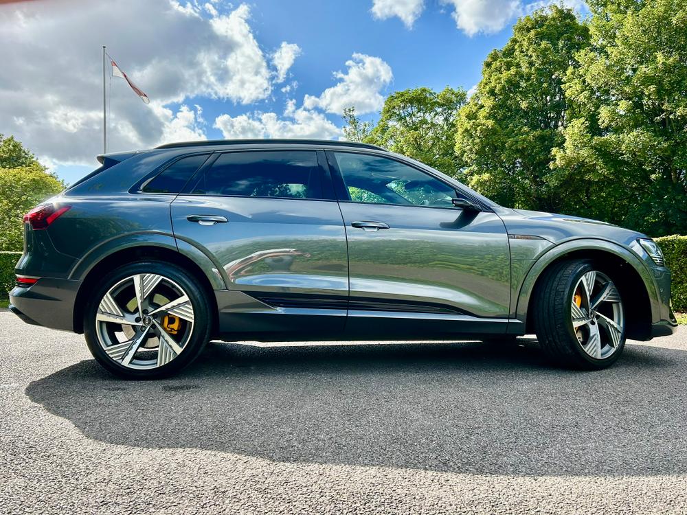Used Audi e-tron HG72KVC 5