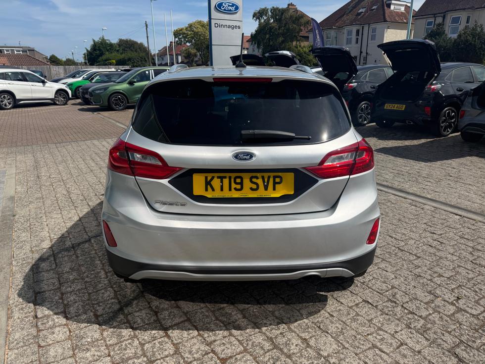 Ford Fiesta Photo 28e2edf2-7c8d-4b7a-a6d5-ad15ad2675e8.jpeg
