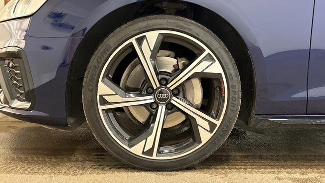 Audi A4 Avant Photo 5