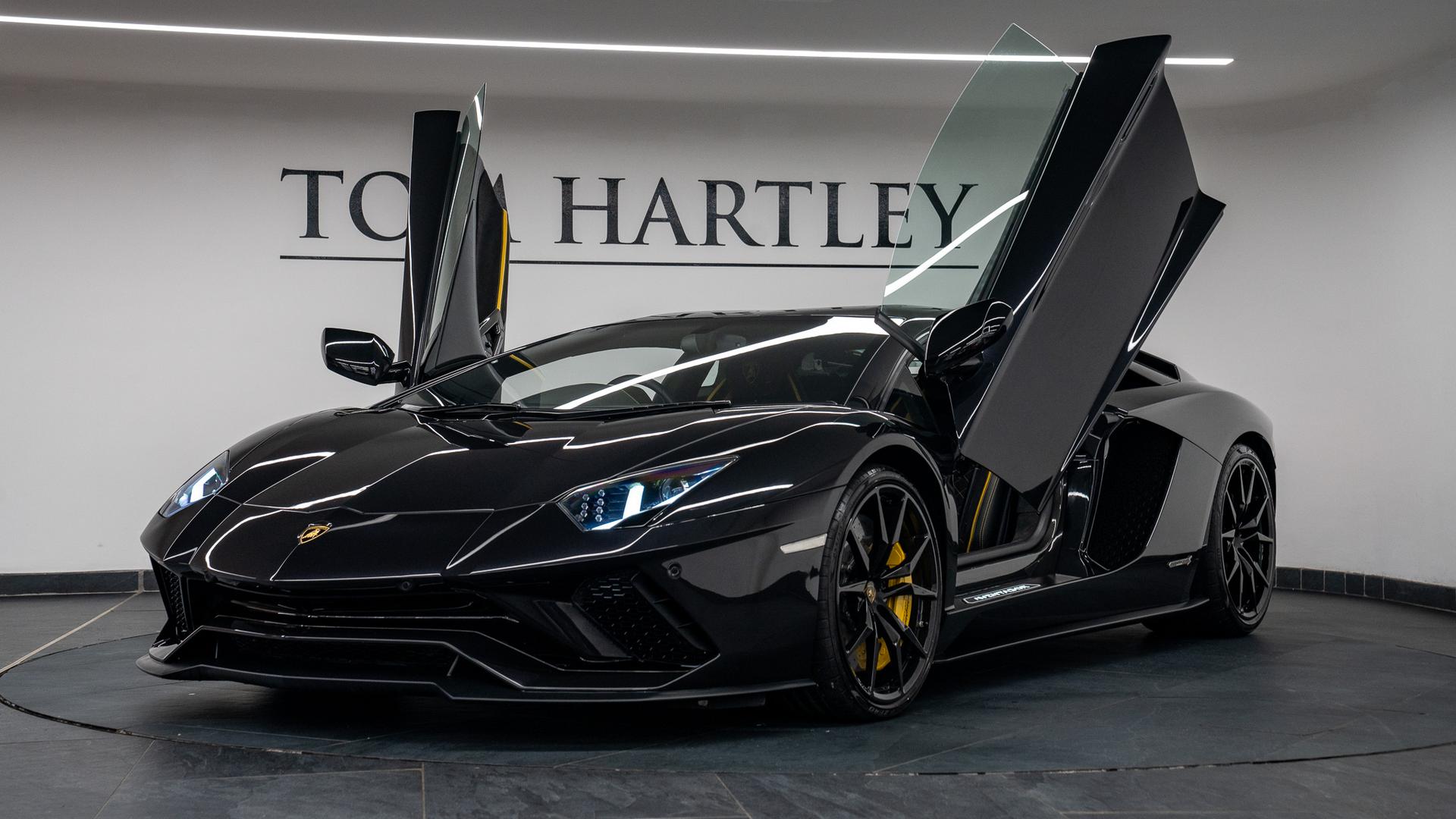 LAMBORGHINI Aventador Photo 28f714d8-855f-4986-8474-a86650ff405e.jpg