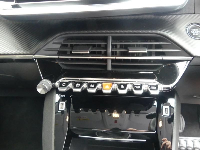 Peugeot 208 Photo 29072c7a-9c33-4b18-a570-dd10a417bd4d.jpg