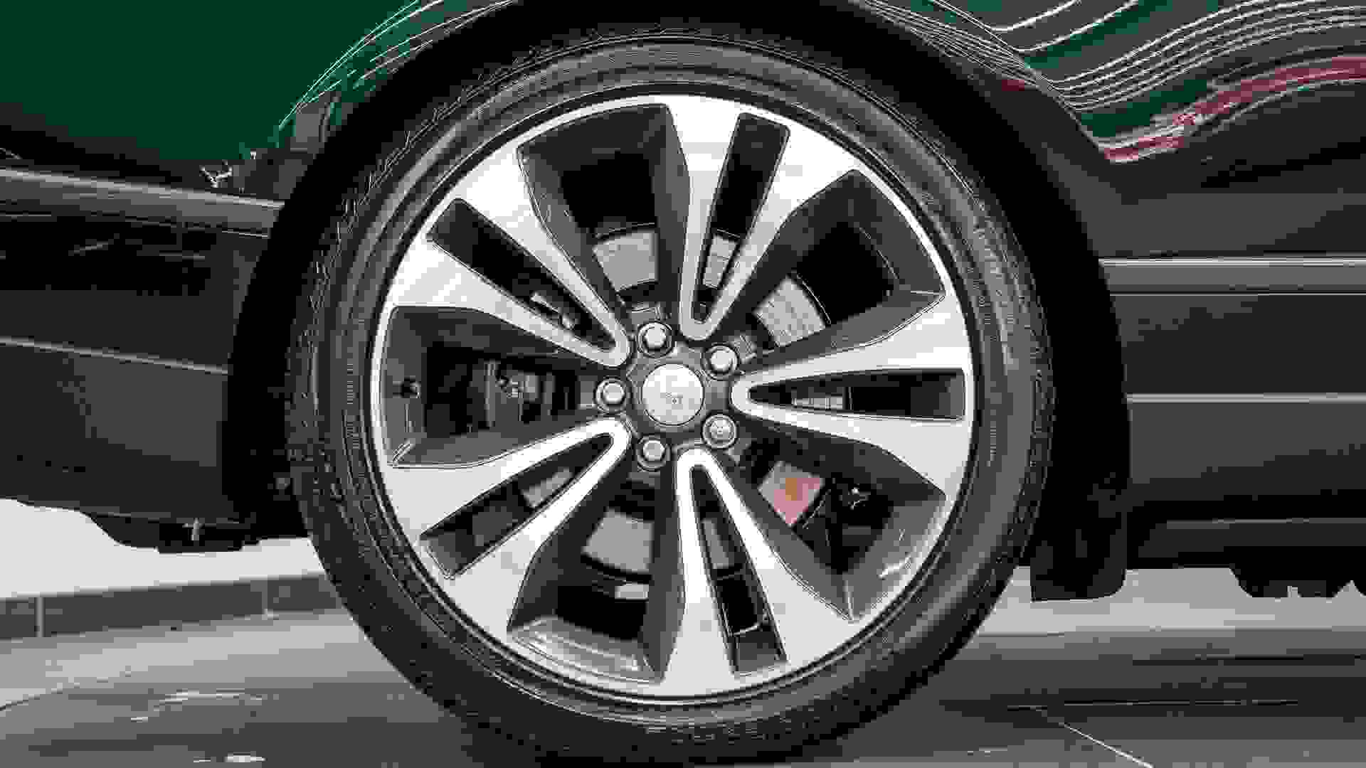 Land Rover Range Rover Photo 29185280-4a23-41a7-ad43-41d24675900f.jpg