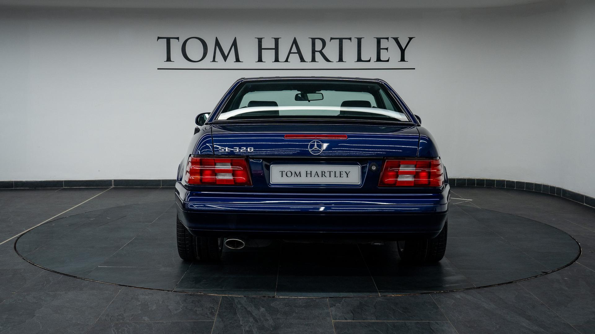 Mercedes-Benz SL320 Photo 29319e5f-b41d-4ce8-9995-bc34fc5074ea.jpg