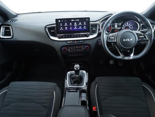 Kia ProCeed Photo 293d607d-57e3-4479-bfc1-5625140731a8.jpg