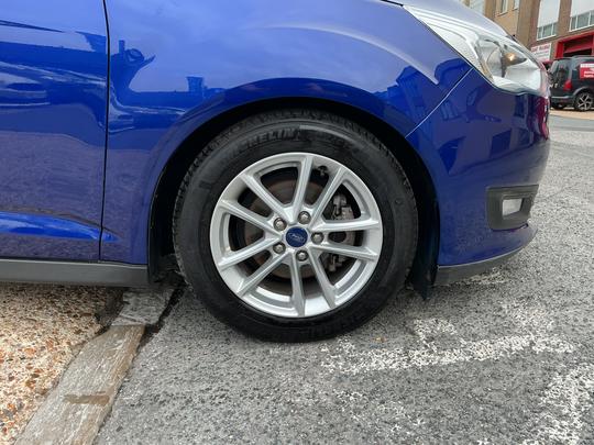 Ford C-Max Photo 4