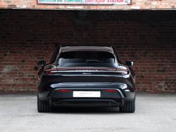 PORSCHE Taycan Photo 4