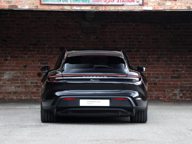 PORSCHE Taycan Photo 4